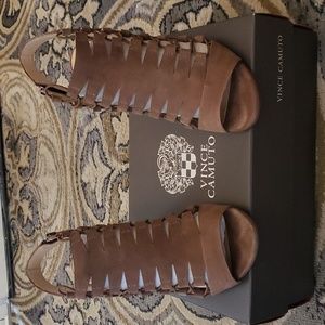 Sz. 9 Vince Camuto Briaz Leather Heels